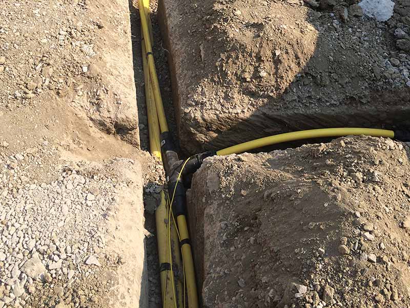 underground gas supply line with tapping tees